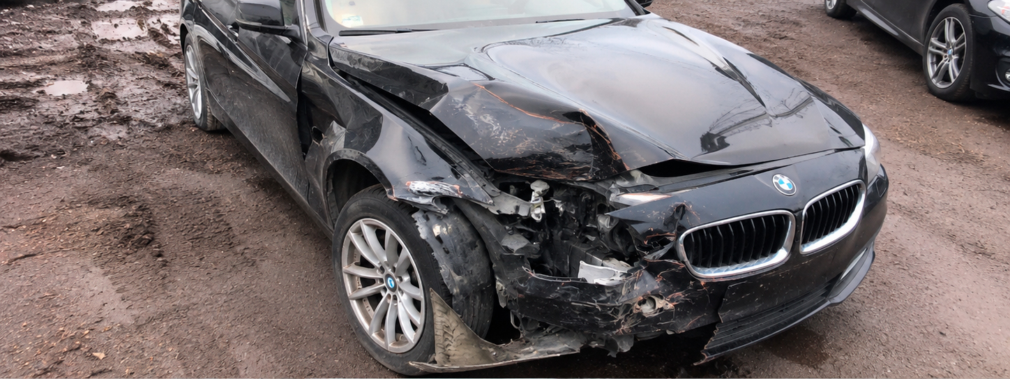 BMW до ремонта, повреждённый перед